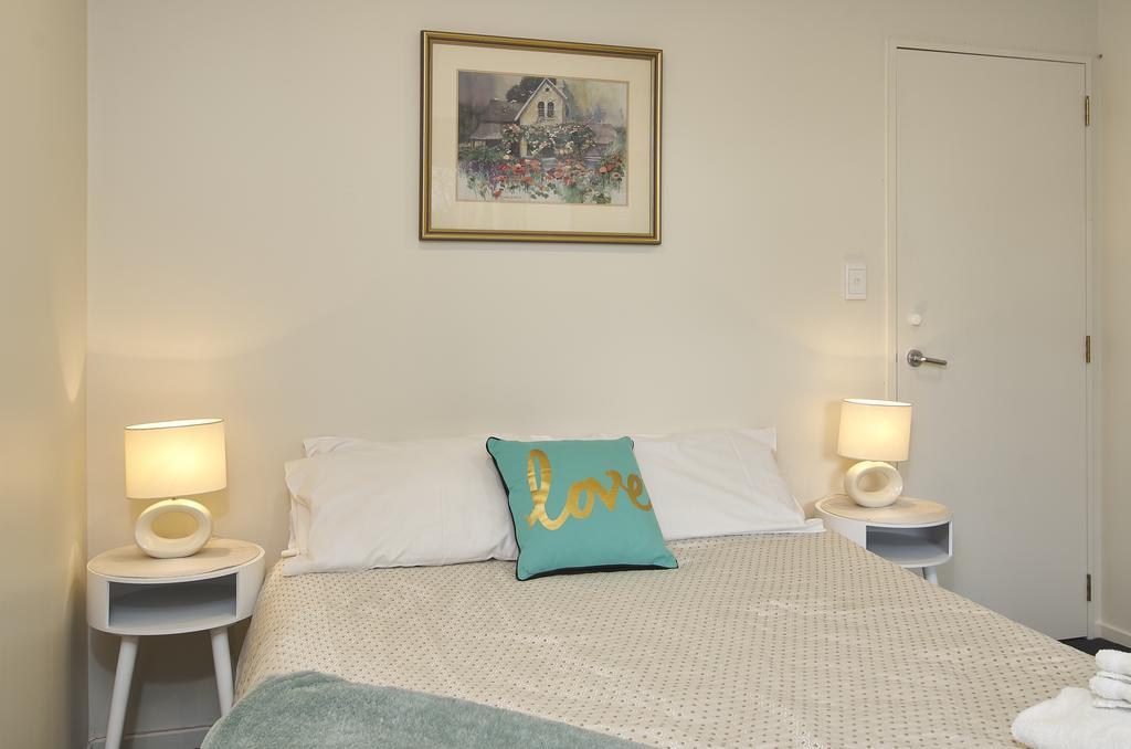 Riccarton Loft - Christchurch Holiday Homes Bilik gambar